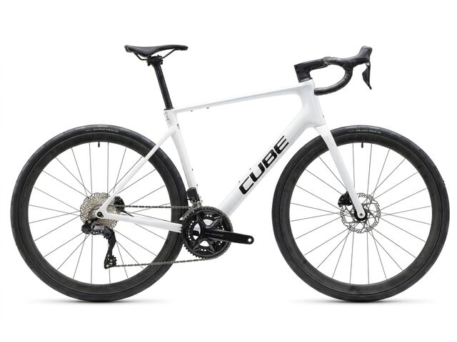 Silniční kolo Cube ATTAIN C:62 SLX metallicwhite´n´black 2027