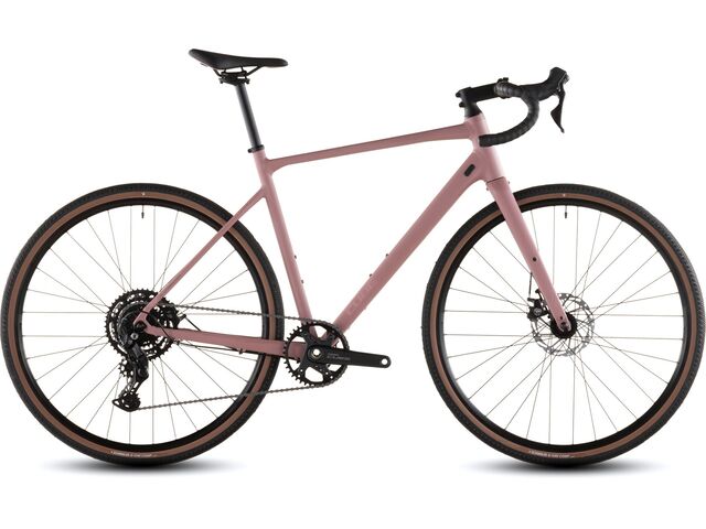 Gravel kolo Cube NUROAD ONE ruby´n´puce 2026