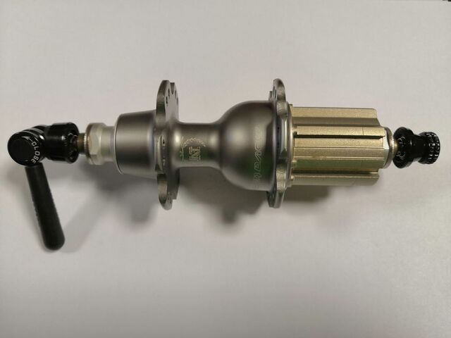 Náboj SILNIČNÍ Novatec F372SB titan CAMPA