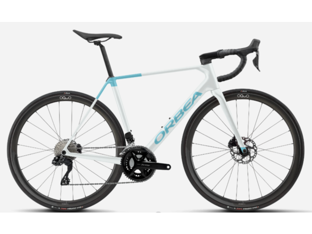 Silniční kolo ORBEA ORCA M35i MyO metallic white/sky blue 2026