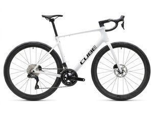 Silniční kolo Cube ATTAIN C:62 SLX metallicwhite´n´black 2027