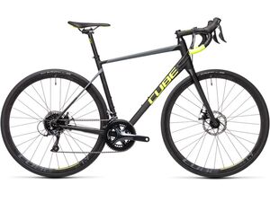 Silniční kolo CUBE ATTAIN PRO 2021 black´n´flashyellow